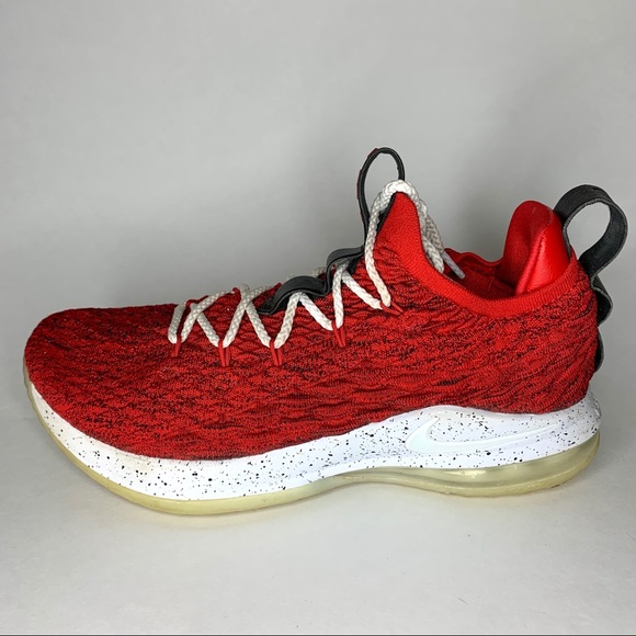 lebron gym shoes